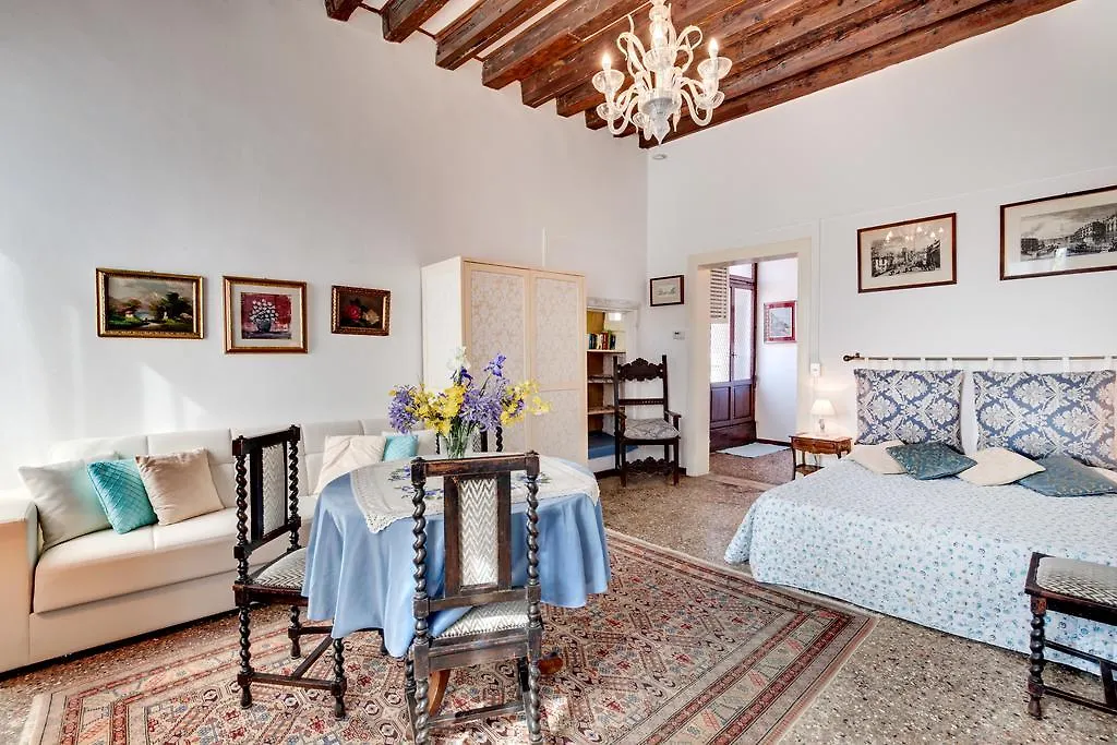 Ca' Badoer West Studio Venice