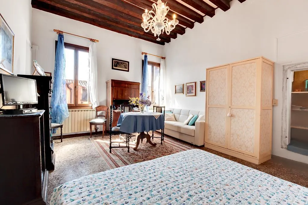 Ca' Badoer West Studio Venice Apartment